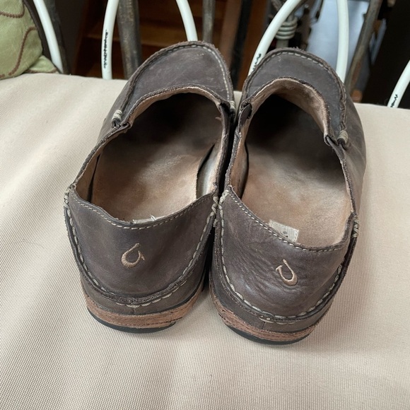 Olukai Moloā Leather Slip-On‎ Shoes in Dark Wood Size 8.5